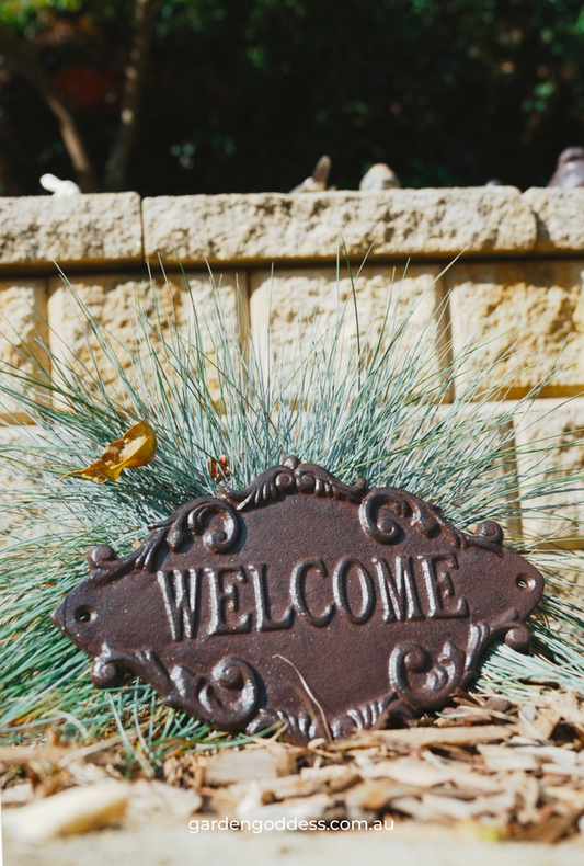Rustic Cast Iron Welcome Sign | Metal Garden Gate & Fence Plaque | Wall Mounted Outdoor Entrance Decor