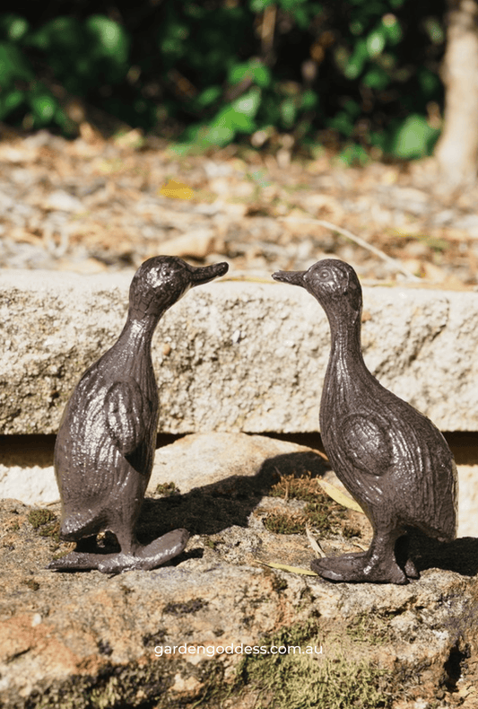 Garden Cast Iron Duck Statue Set (Set of 2) Solid Iron Decorative Garden Ornaments
