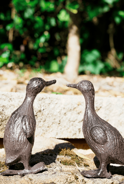 Garden Cast Iron Duck Statue Set (Set of 2) Solid Iron Decorative Garden Ornaments